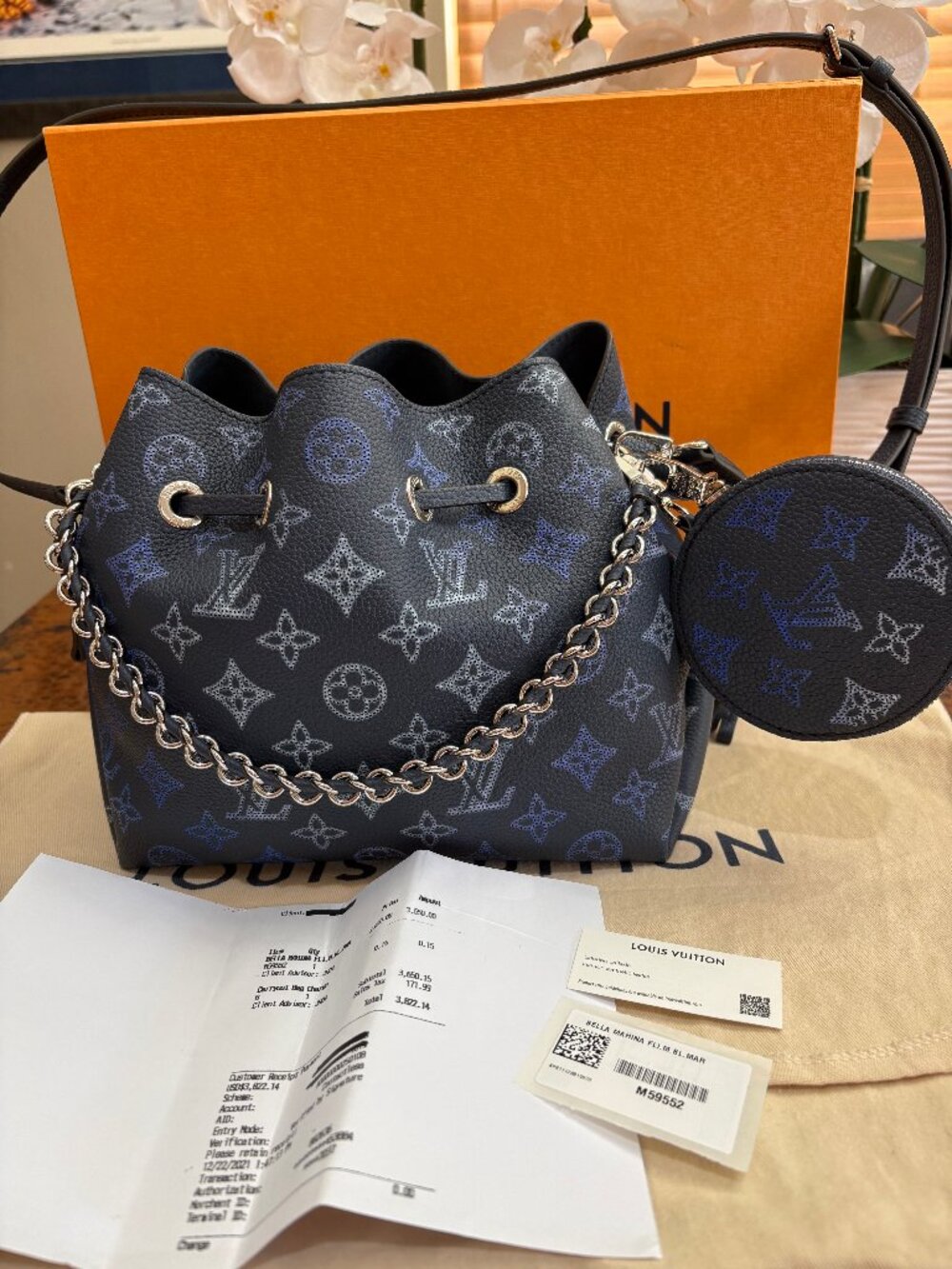 BNWT Giftable Louis Vuitton Navy Flight Mode Mahina Leather Bella